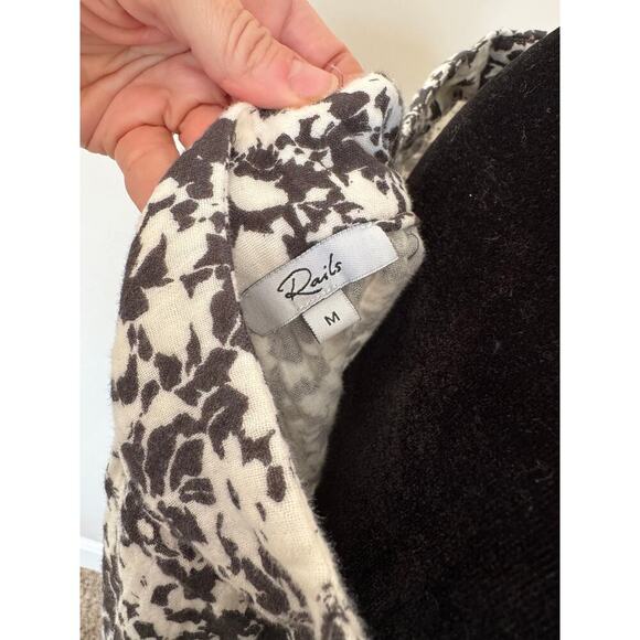 Rails Black Floral Print Magnolia Top Size M - Picture 5 of 5